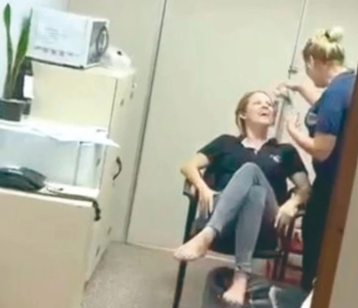Separan a funcionarias por hacer “spa” en su lugar de trabajo