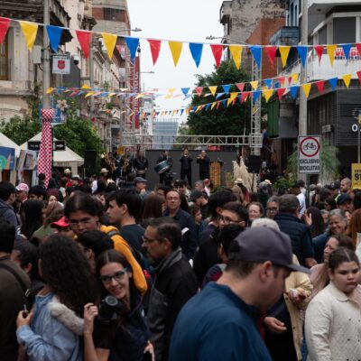 Feria Palmear Sin Fronteras transforma la calle Palma en un espacio multicultural en Asunción
