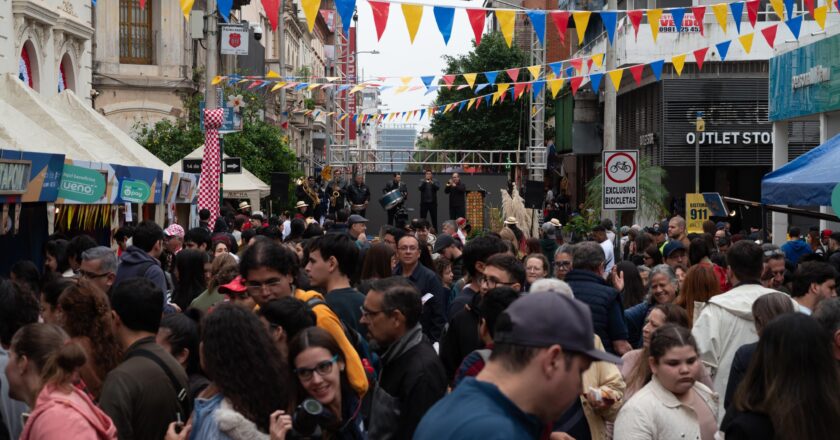 Feria Palmear Sin Fronteras transforma la calle Palma en un espacio multicultural en Asunción