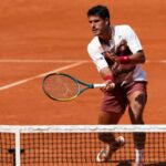 Daniel Vallejo enfrenta multa tras comentarios sobre arbitraje femenino en Roland Garros