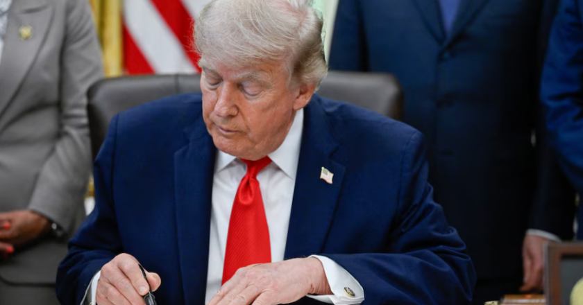 Trump anuncia que EEUU e Irán prevén firmar un acuerdo histórico este domingo