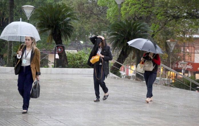 Sábado fresco y con lluvias: qué zonas del país tendrán tormentas durante la jornada