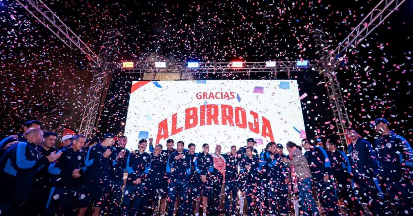 Banderas, aplausos y emoción: así recibió Paraguay a la Albirroja tras su histórica campaña en el Mundial 2026