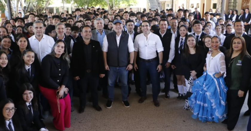 MEC llevará la inteligencia artificial al bachillerato público desde 2027