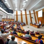 Senado recibe propuesta para suspender materiales de educación sexual del MEC