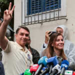 Migraciones confirma que Flávio Bolsonaro ingresó a Argentina y partió en un vuelo privado hacia Ecuador