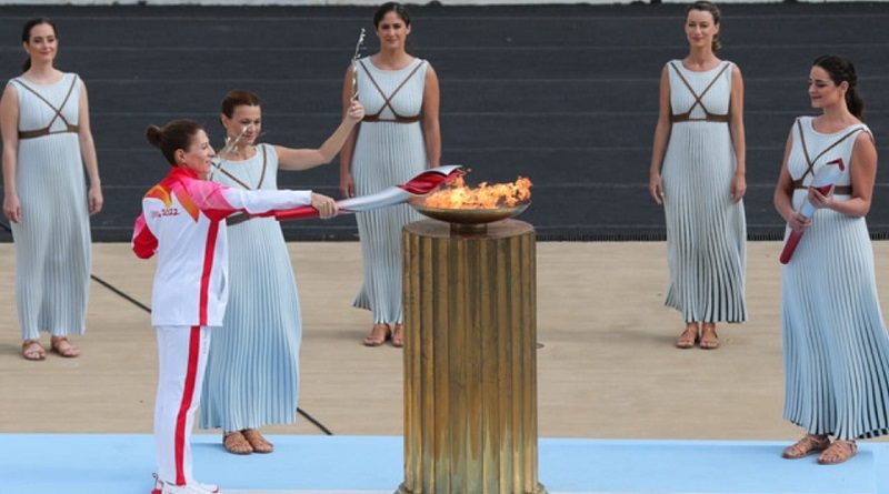 Grecia entrega la antorcha olímpica para los JJOO de Invierno de Pekín - El  Independiente