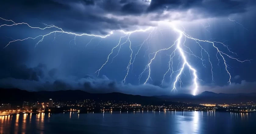 Prevén un lunes caluroso con ocasionales tormentas eléctricas