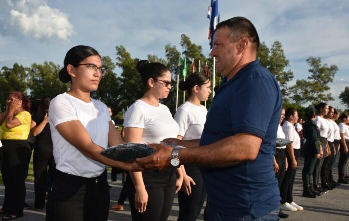 Histórico: Más de 1.000 postulantes femeninas se presentan para servicio militar