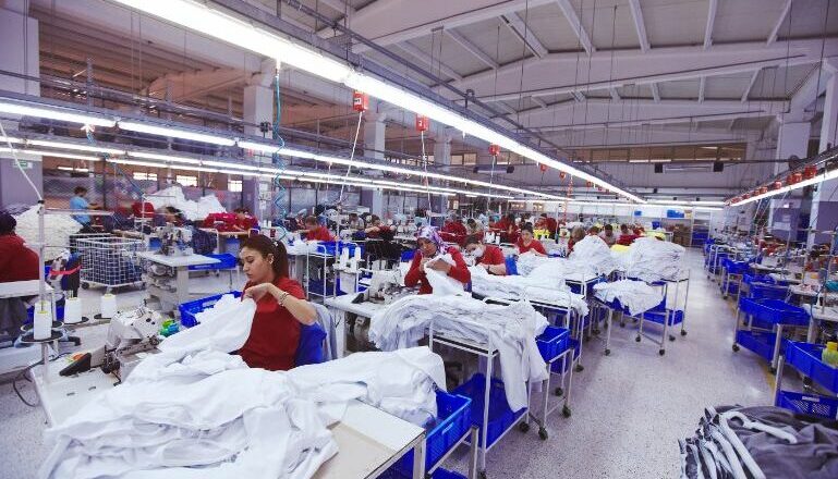 Industria maquiladora inició el 2025 con más empleo y crecimiento en exportaciones