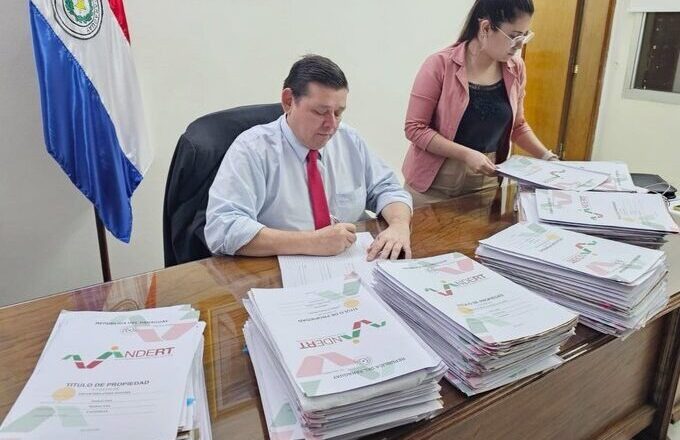 La nueva meta de entrega de títulos de propiedad es de 75.000