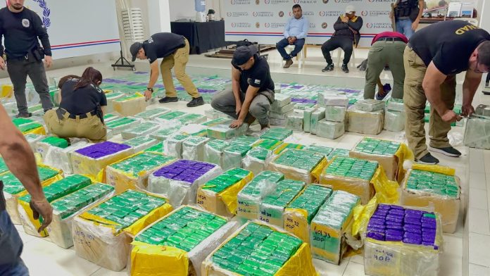 Senad incauta bus con 1.600 kilos de marihuana en Caacupé