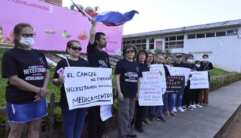 La adquisición de medicamentos debe hacerse pensando en los pacientes, no en la burocracia