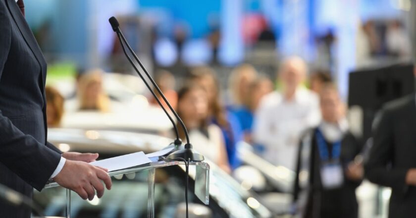 Siete consejos para un crítico político