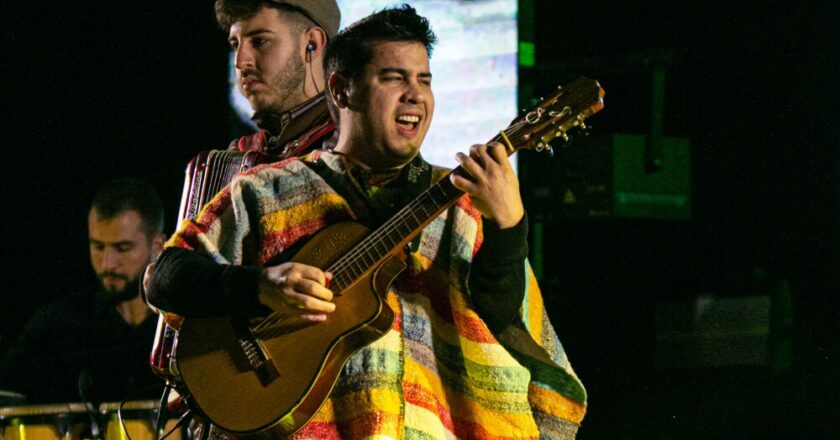 “Miércoles de folclore” cierra junio con la presentación de Roscer Díaz