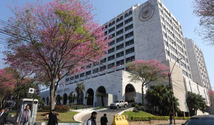 Jueza reincidente en mal desempeño de sus funciones pone en riesgo seguridad jurídica e inversiones