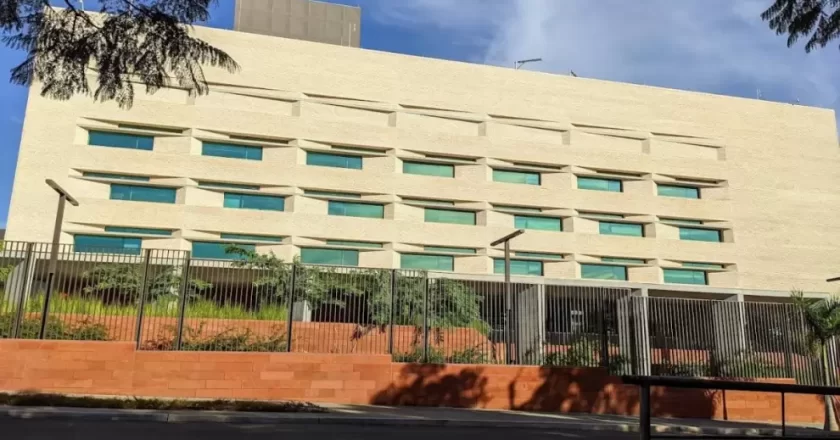 Embajada de EE.UU. mantendrá servicios consulares pese a suspensión de actualizaciones