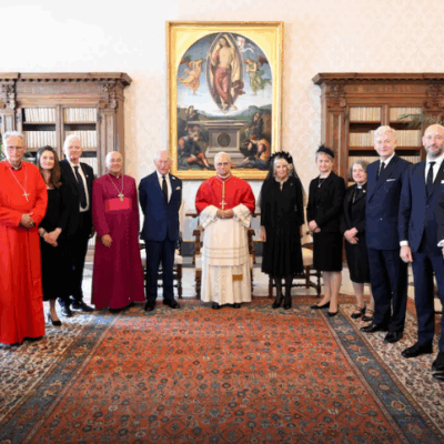 Histórico rezo ecuménico en la Capilla Sixtina reúne al papa León XIV y a los reyes británicos
