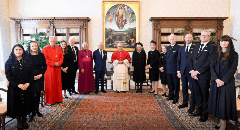 Histórico rezo ecuménico en la Capilla Sixtina reúne al papa León XIV y a los reyes británicos