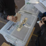 Chile vota hoy para elegir al sucesor de Boric y encuestas apuntan a una segunda vuelta