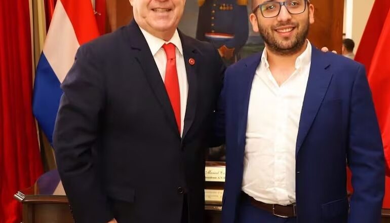 Alfredo Benítez, ujier suspendido, sigue activo en la política colorada