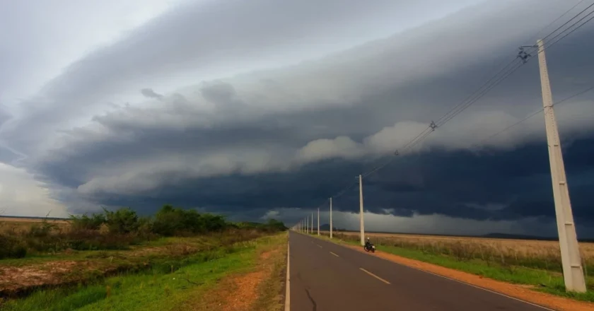 Emiten alerta de tormentas para 12 departamentos