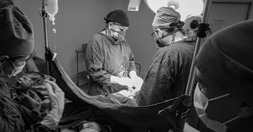 Donde nace la vida: la médica que acompañó más de 10.000 nacimientos en San Lorenzo