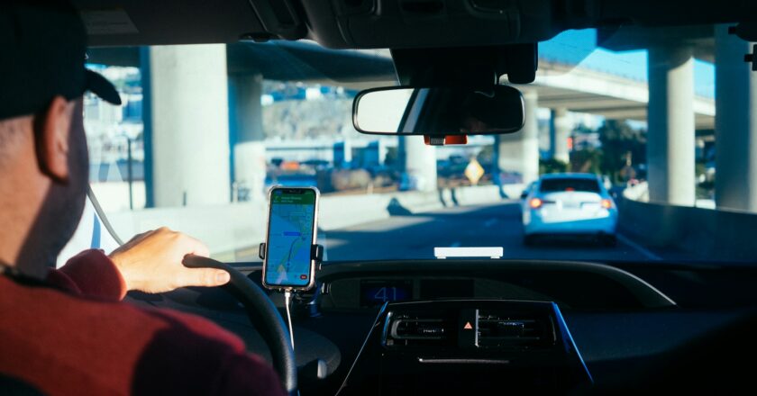Las plataformas de movilidad se consolidan como la primera opción para un regreso responsable tras el ocio nocturno