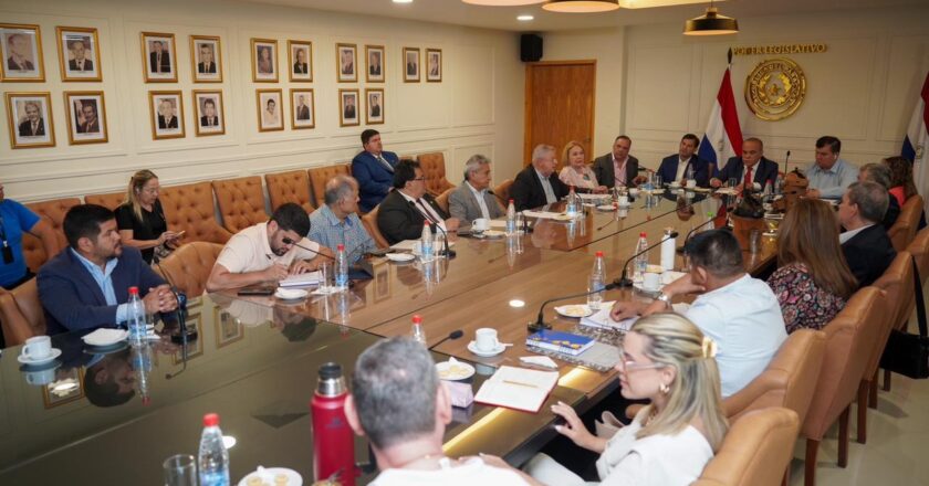 Funcionarios del Congreso abren ventana negociar reforma de su caja de jubilaciones