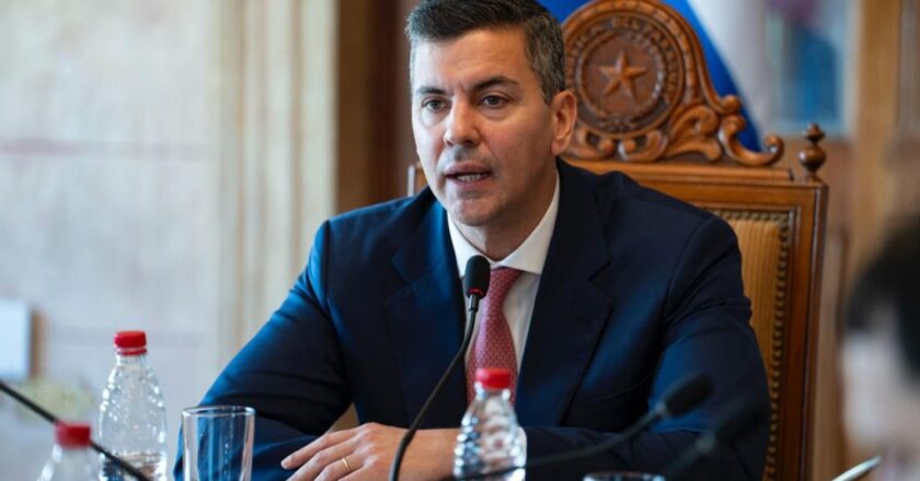 Santiago Peña exige resultados y pone a ministros bajo evaluación