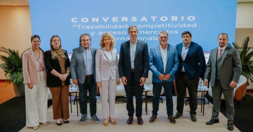 Paraguay presenta RETSA PY: un sistema de trazabilidad socioambiental para fortalecer exportaciones de carne y cuero