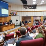 Senado otorga permiso a Rivas en medio de fuerte polémica por su título