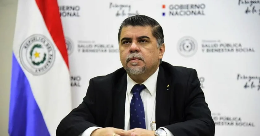 Julio Borba renuncia y descarta asumir banca en lugar de Rivas
