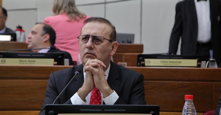 Erico Galeano renuncia al Senado en medio de proceso judicial por presunto lavado y asociación criminal