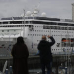 España autoriza el desembarque del crucero afectado por un brote de gastroenteritis