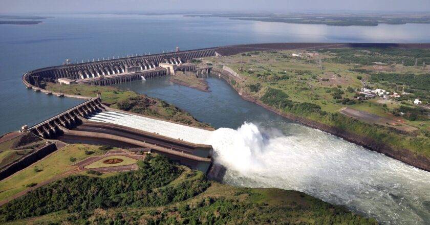 Itaipú cumple 52 años de creación y contribución al desarrollo de Paraguay y Brasil