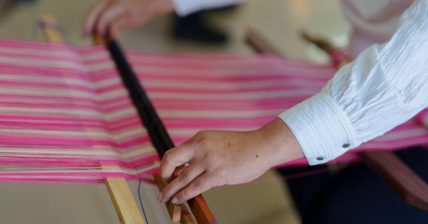Artesanas de Piribebuy compiten para preservar técnica del Poncho Para’i de 60 Listas