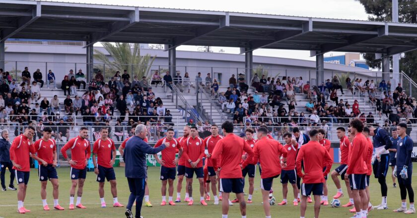 La Albirroja debuta hoy en el Mundial tras 16 años de espera y vuelve a ilusionar a todo un país