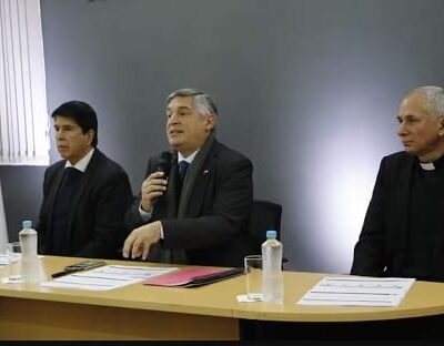 Ministerio de Educación detecta 250 títulos docentes falsos y casos avanzan hacia juicio