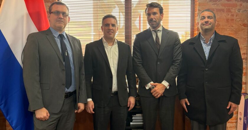 MITIC y Bolt firman acuerdo para impulsar innovación y transformación digital en Paraguay