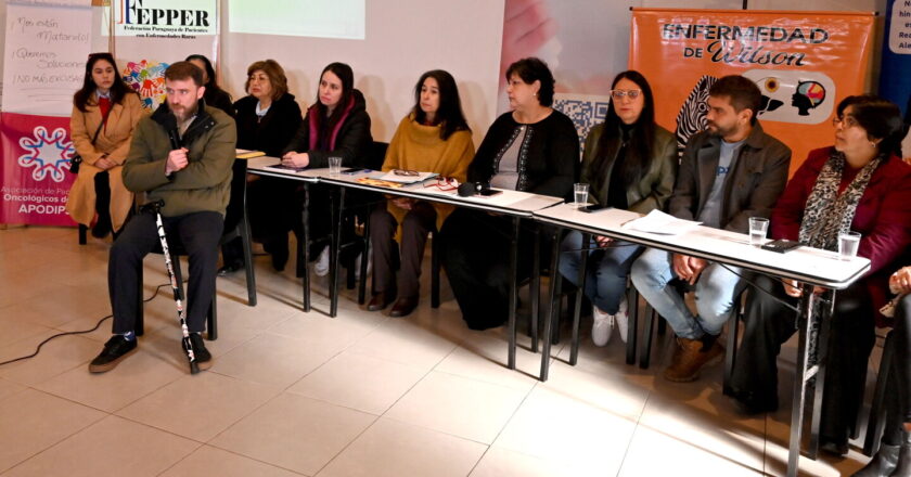Pacientes responsabilizan a Santiago Peña y al MEF por la interrupción de tratamientos esenciales