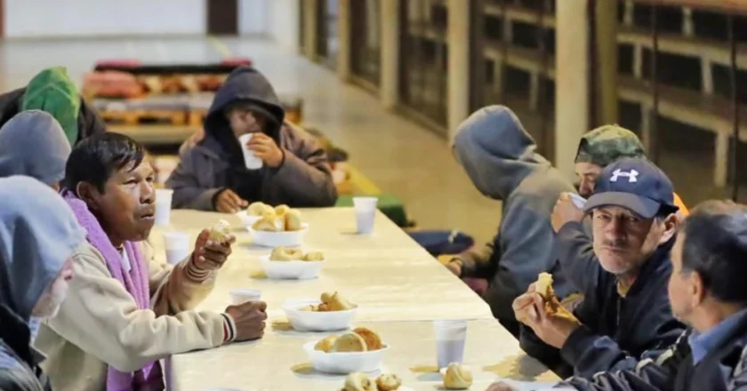 Asisten a adultos mayores con la habilitación de albergue ante el frío en CDE