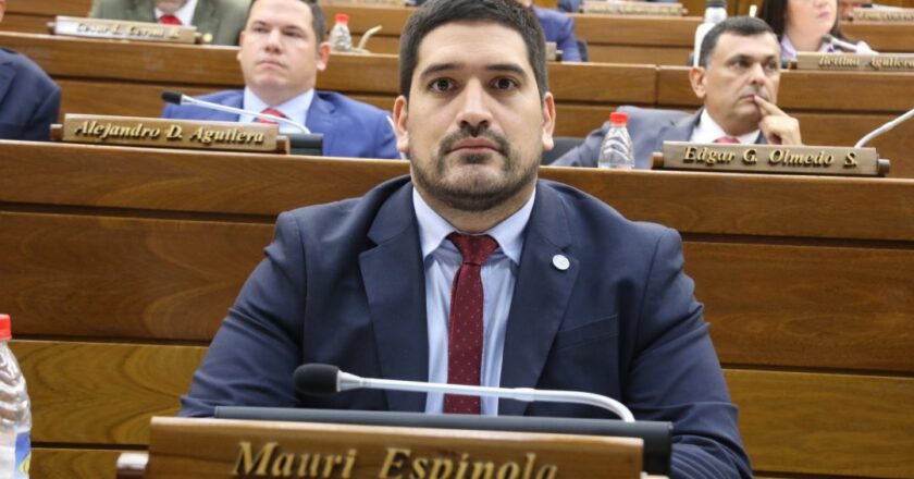 Fiscalía imputa al diputado Mauricio Espínola por homicidio culposo y solicita su desafuero