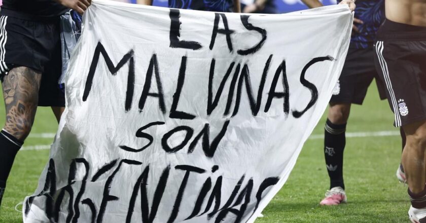 POLÍTICA Y FÚTBOL