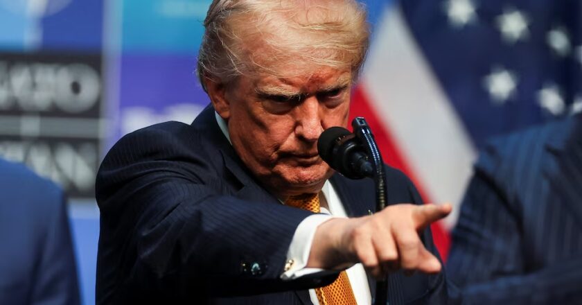 Trump amenaza con destruir Irán si el régimen intenta asesinarlo