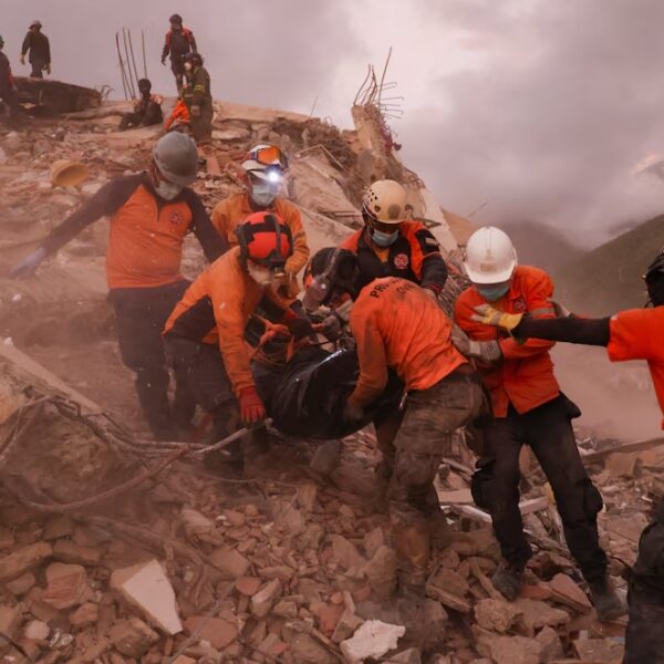 Venezuela supera los 4.300 muertos tras los terremotos y mantiene las labores de recuperación