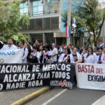 Médicos advierten renuncias masivas si no hay acuerdo con el Gobierno