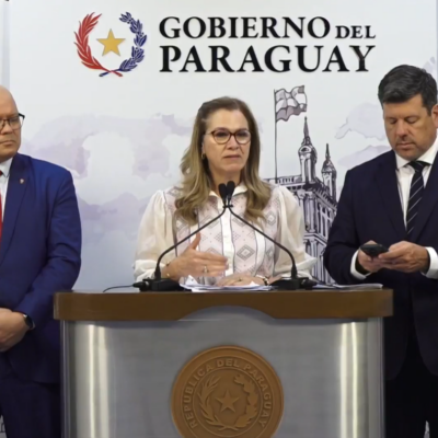 Gobierno promete más presupuesto para insumos, pago a proveedores pero rechaza aumento salarial