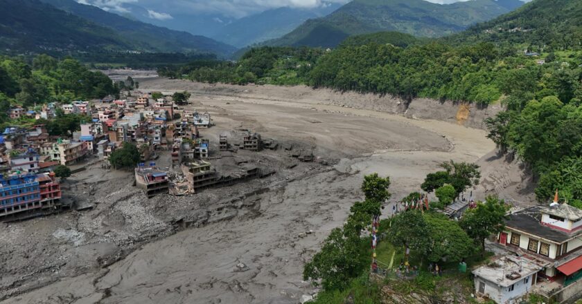 Nepal busca a cientos de desaparecidos tras una riada mortal