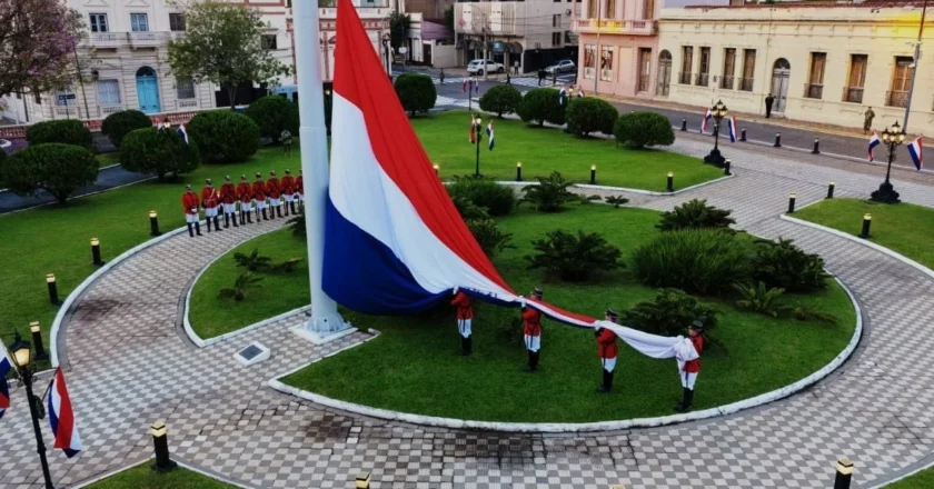 14 de agosto: Paraguay celebra el Día de la Bandera y honra su símbolo tricolor
